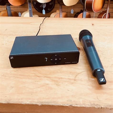 Sennheiser XS wireless Microphone - Image 2